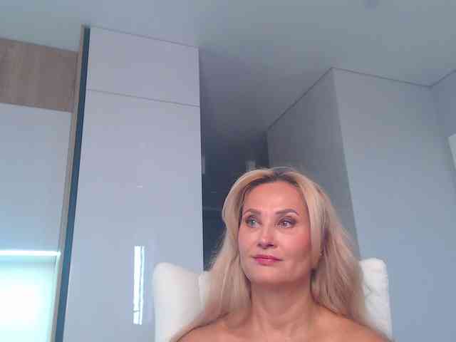 hold-me-tight webcam