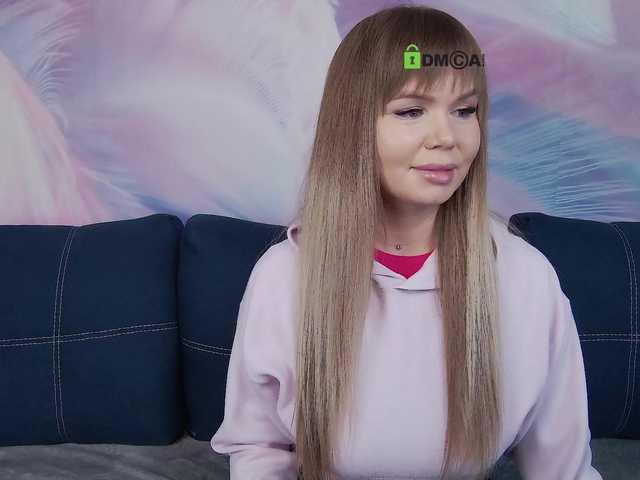 TouchMeNow's BongaCams show and profile