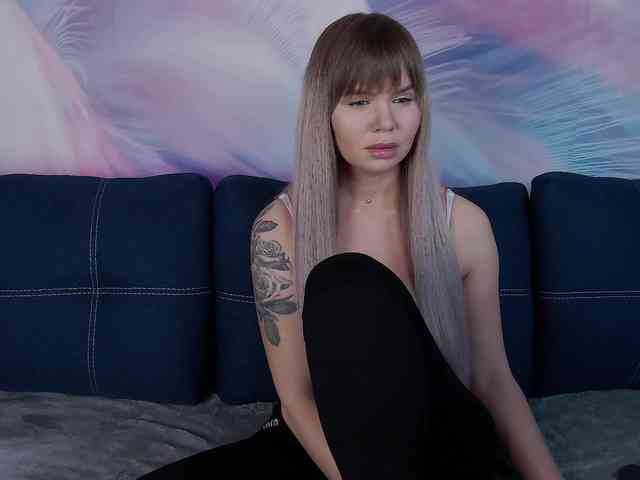 TouchMeNow webcam