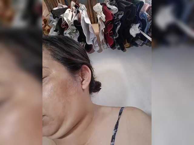 jelyn87's BongaCams show and profile