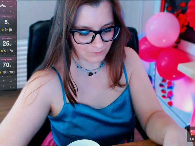 Elizabeth-3's BongaCams show and profile