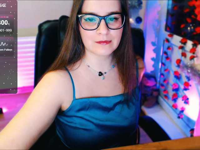 Elizabeth-3's BongaCams show and profile