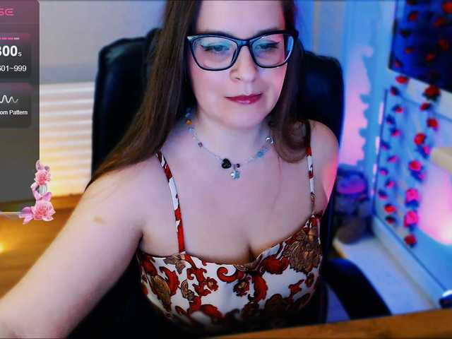 Elizabeth-3's BongaCams show and profile