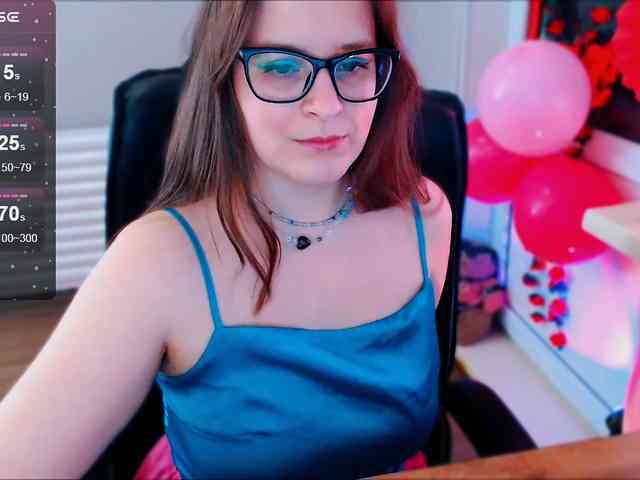 Elizabeth-3 Live Webcam on BongaCams