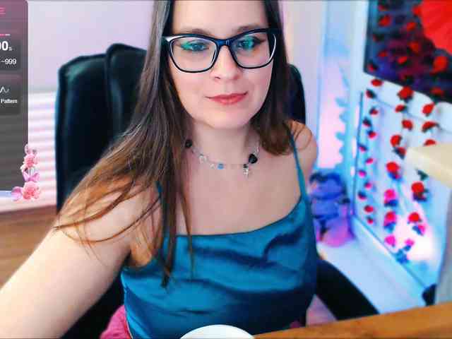 Elizabeth-3 Live Webcam on BongaCams