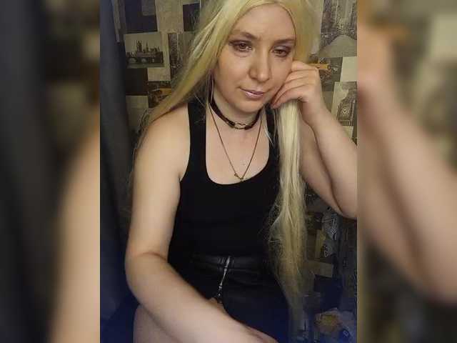 Lara551's BongaCams show and profile