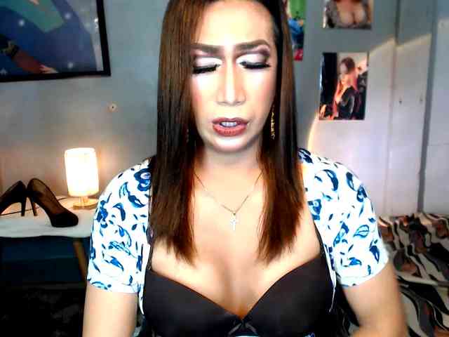 WildYhurieTs Live Webcam on BongaCams