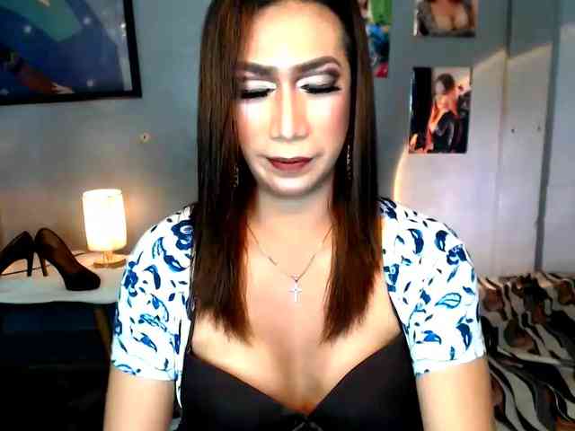 WildYhurieTs Live Webcam on BongaCams