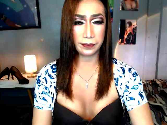 WildYhurieTs Live Webcam on BongaCams