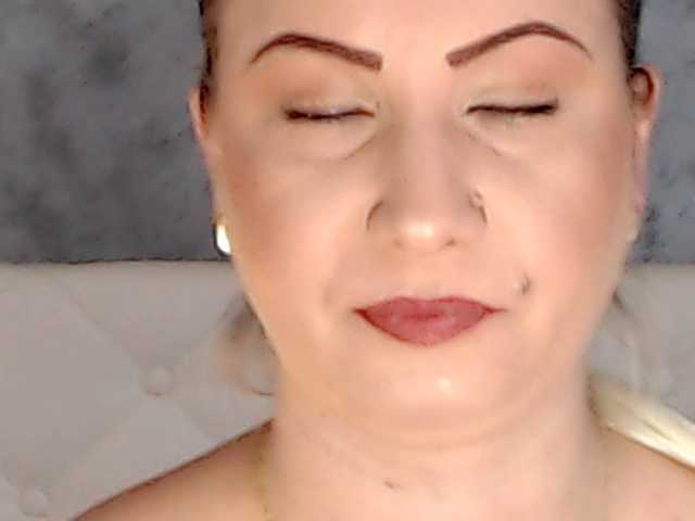 ClaudieTaylon's BongaCams show and profile