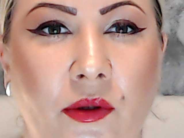 ClaudieTaylon's BongaCams show and profile