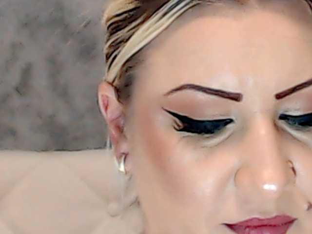 ClaudieTaylon's BongaCams show and profile