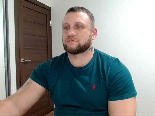 B-L-O-N-D Live Webcam on BongaCams