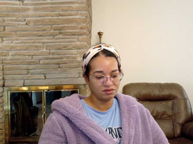 Moranguh's BongaCams show and profile