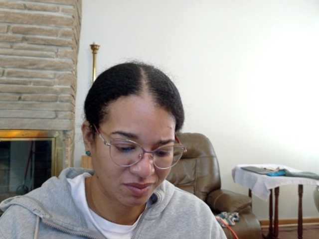 Moranguh's BongaCams show and profile