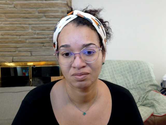 Moranguh Live Cam on BongaCams