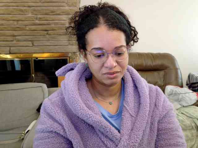 Moranguh Live Webcam on BongaCams