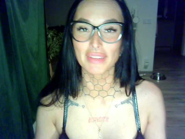 browinejane's BongaCams show and profile