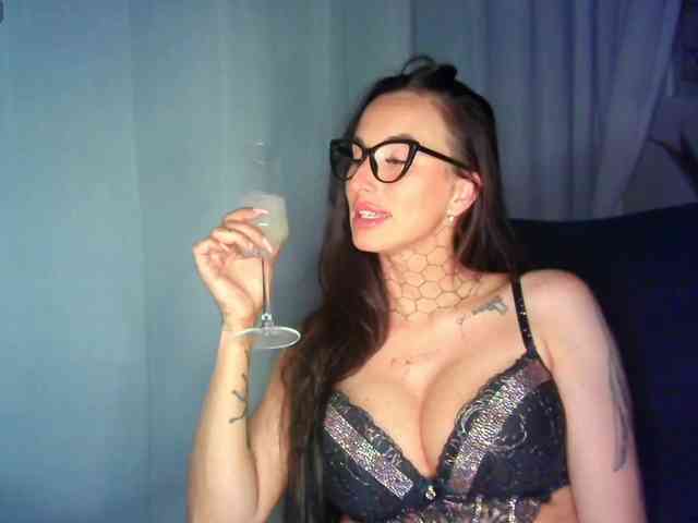 tattooedKika webcam