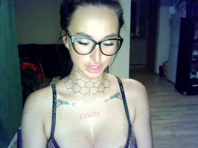 tattooedKika webcam