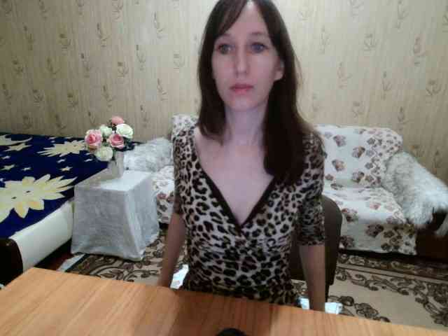 Oksana24rai webcam