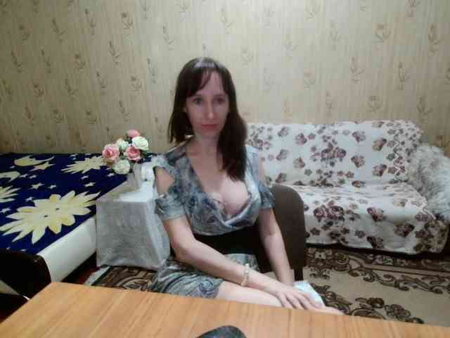 Oksana24rai webcam