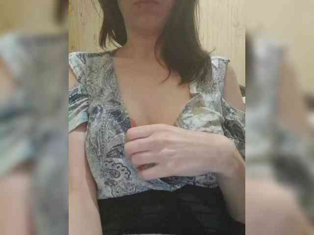 Oksana24rai webcam