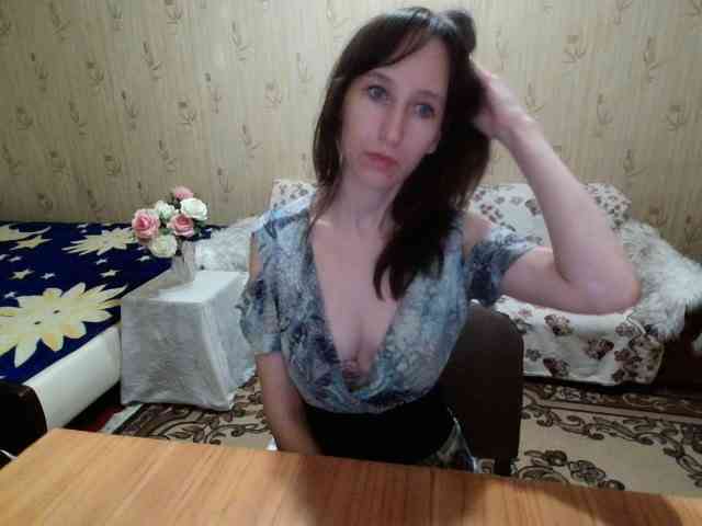 Oksana24rai webcam