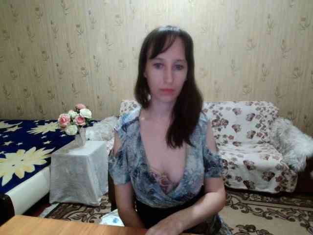 Oksana24rai webcam
