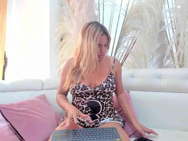 BonnieOwen webcam