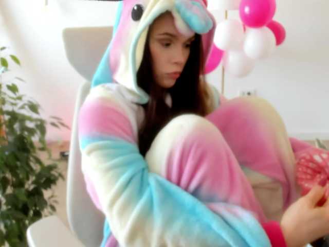 pokemeboy — Hi, I am Stacy!  Tip 200 tk before PVT!  Lovense 1-15 low vibro, 16-49 medium, 50-149 high, 150-ULTRA-HIGH, 500+ way to ORGASM!  111 - favorite , 222 - firework, 333 - earthquake  Happy New Year! 180  2026