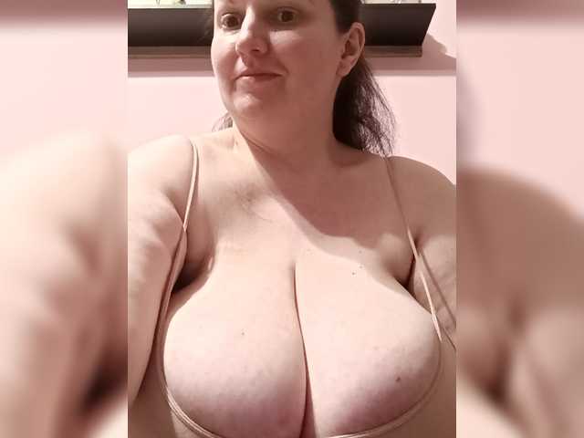 LadyAlma's BongaCams show and profile