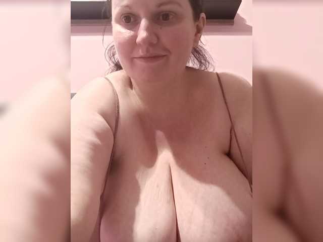 LadyAlma's BongaCams show and profile