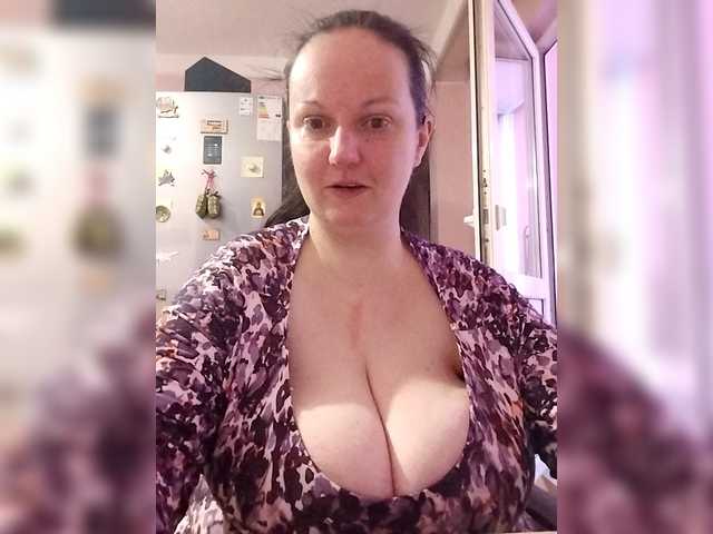 LadyAlma's BongaCams show and profile