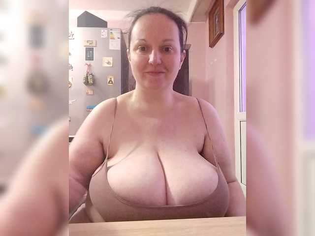 LadyAlma from BongaCams