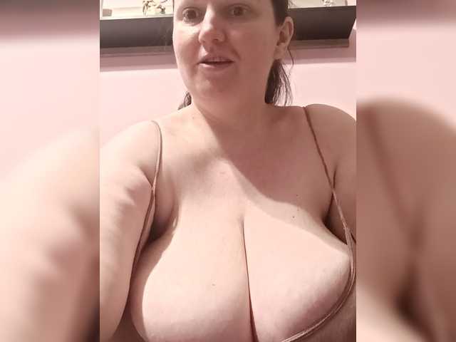 LadyAlma's BongaCams show and profile