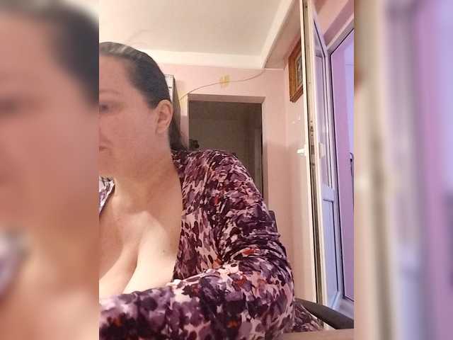 LadyAlma's BongaCams show and profile