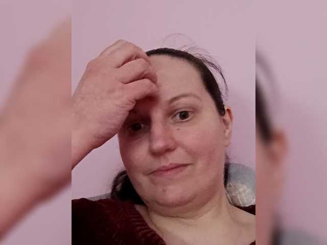 LadyAlma's BongaCams show and profile