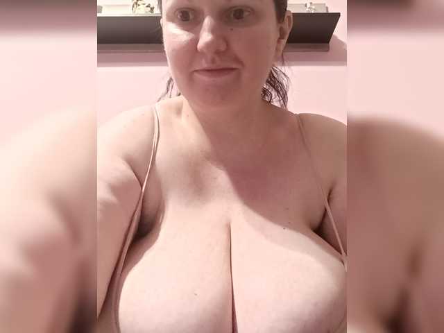 LadyAlma's BongaCams show and profile