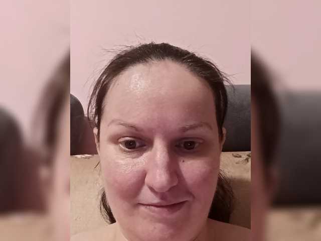 LadyAlma's BongaCams show and profile