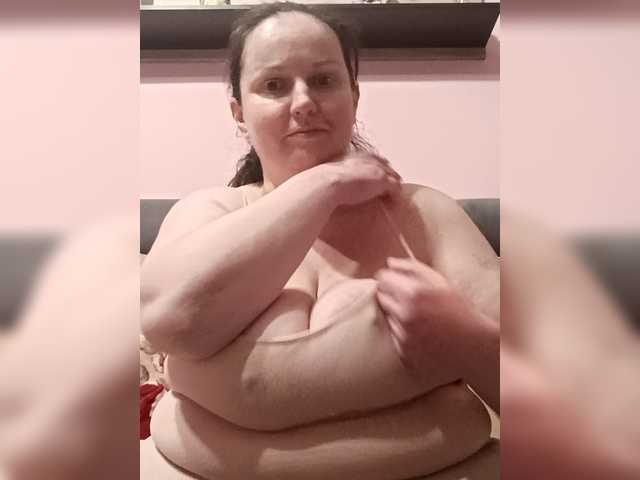 LadyAlma's BongaCams show and profile