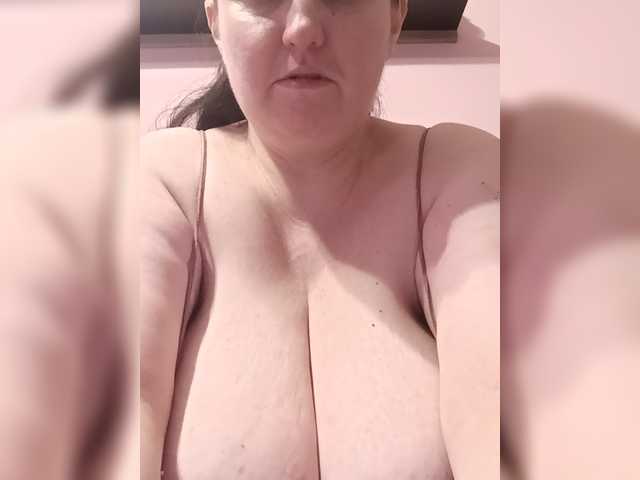 LadyAlma's BongaCams show and profile