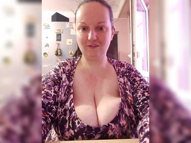 LadyAlma's BongaCams show and profile