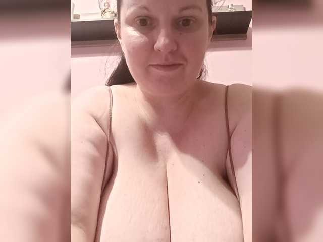 LadyAlma's BongaCams show and profile