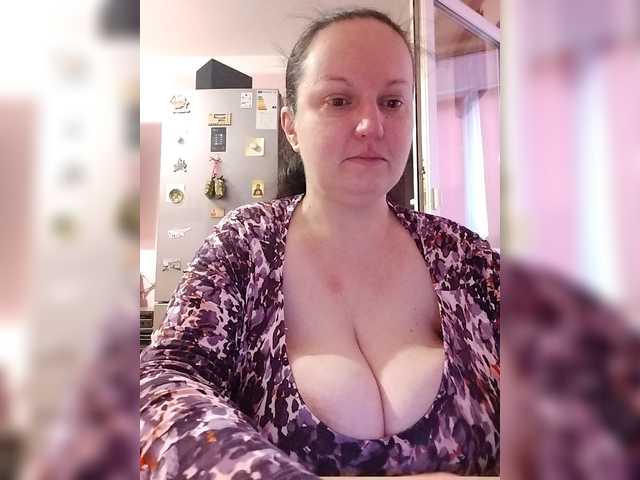 LadyAlma's BongaCams show and profile