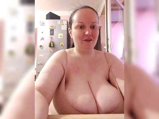 LadyAlma Live Webcam on BongaCams