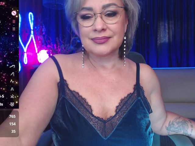 EllenRiplley's BongaCams show and profile