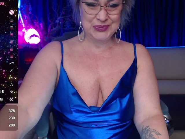 EllenRiplley's BongaCams show and profile