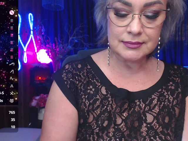 EllenRiplley's BongaCams show and profile