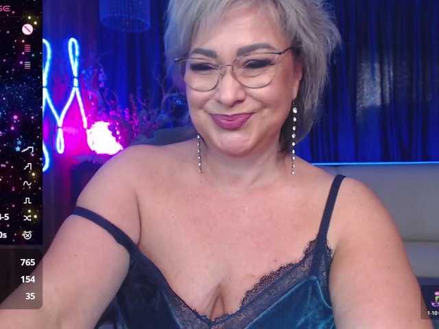 EllenRiplley's BongaCams show and profile